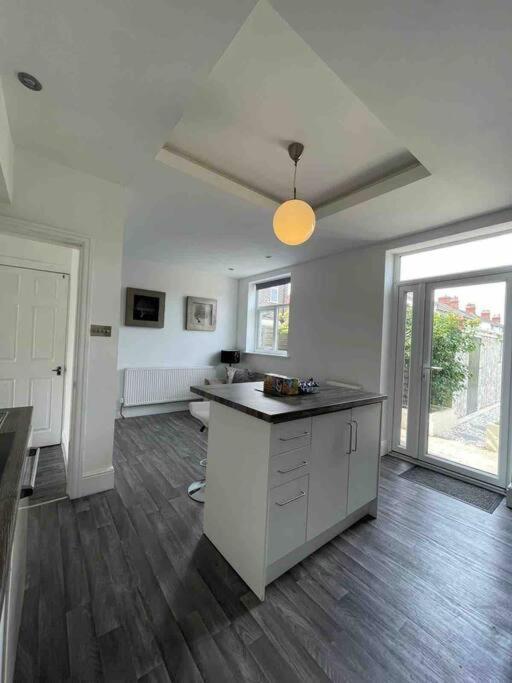 2 Bed Sleeps 6 Beach Retreat St Annes On Sea Villa Lytham St Annes Exterior foto